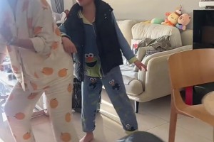 学个篮球，把孩娘马上逼成专家了...