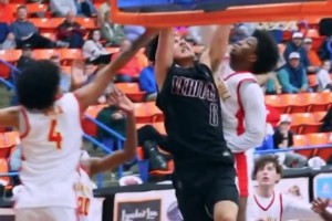 各位乘客坐好扶稳，飞机即将起飞 ...